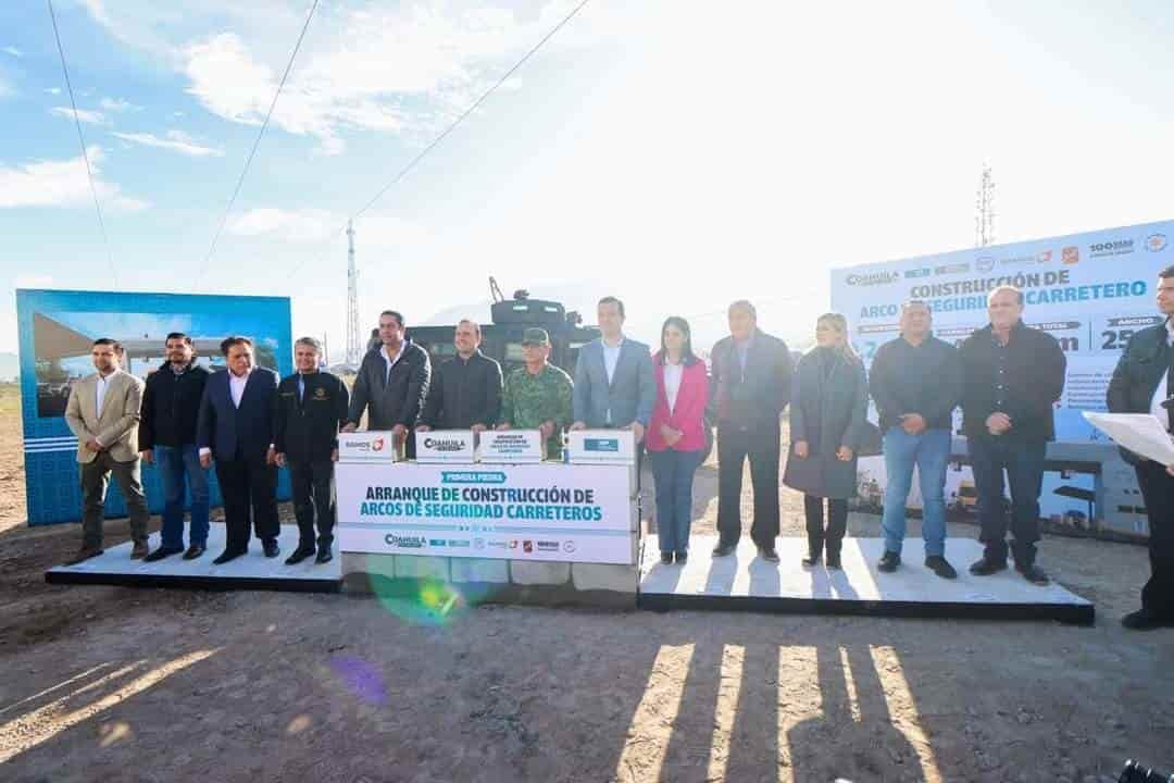 Inicia Manolo construcción de arcos de seguridad