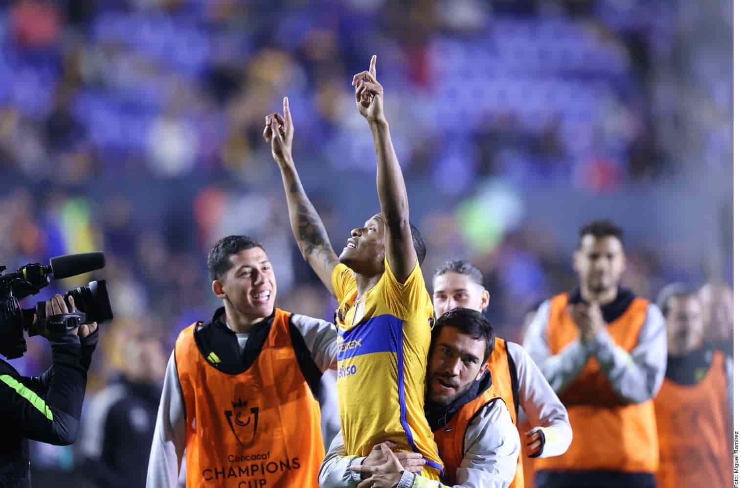 Golea Tigres y avanza a Octavos  de la Conca 