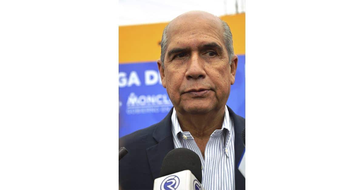 Mario Dávila Delgado, alcalde.