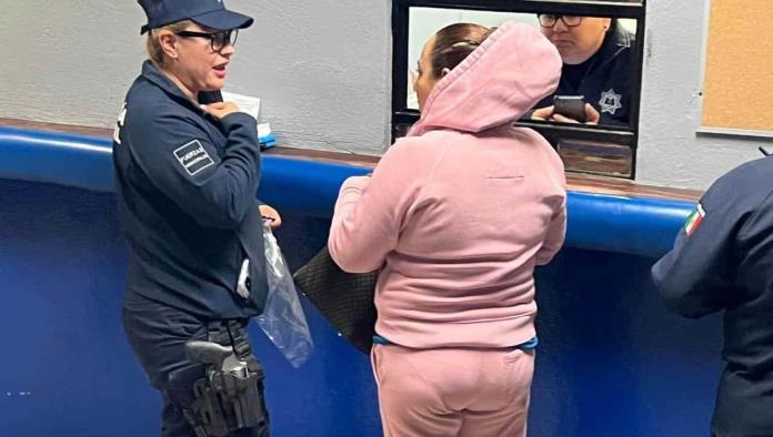 Iba de ‘gane’ con 3 charolas de pollo