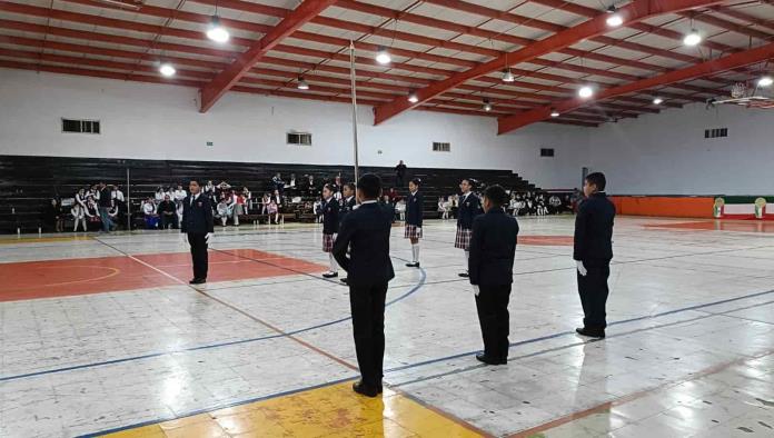 Realizan concurso de escoltas