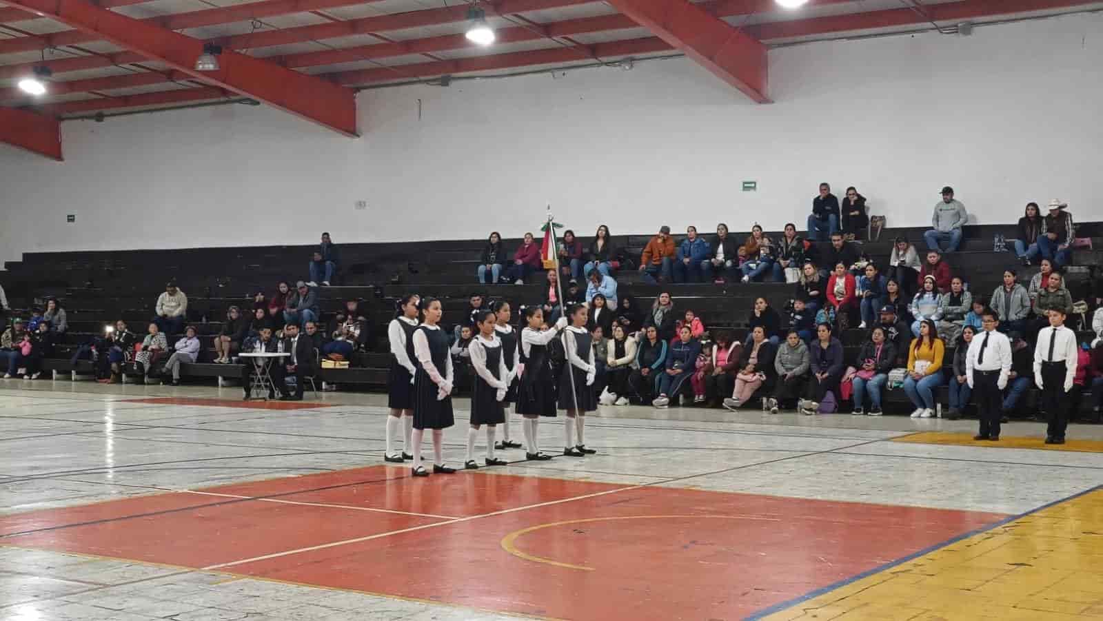 Realizan concurso de escoltas