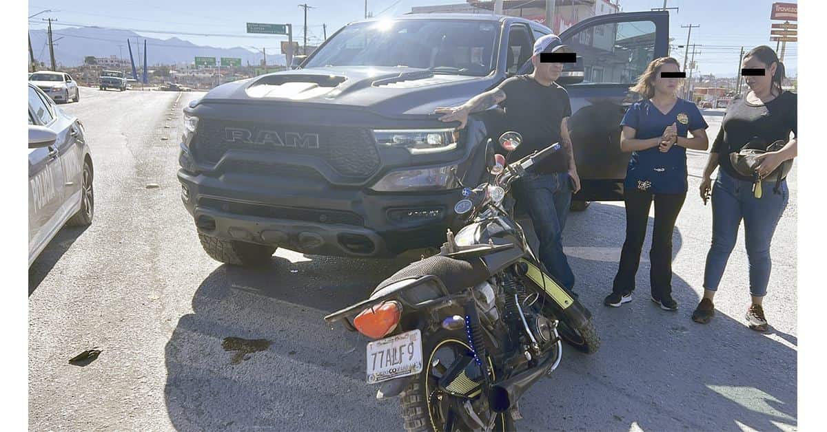 Manda a ‘volar’ a pareja en moto