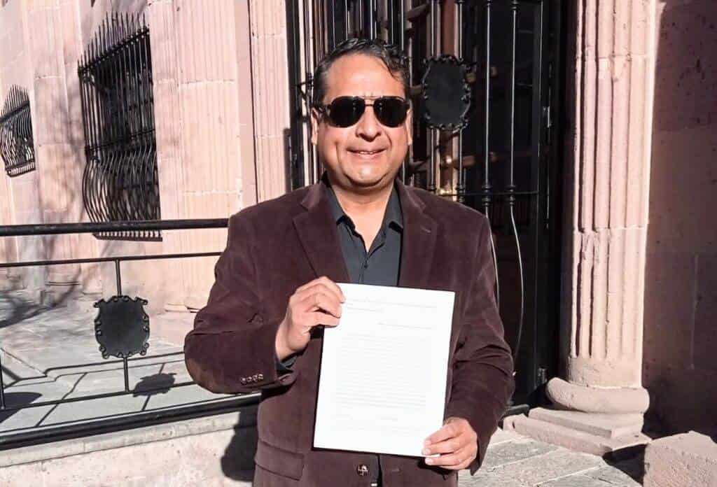 Vicente Salas Estrada “Novillero”, modificó la iniciativa de que las corridas de toros se vuelva a autorizar en Coahuila.