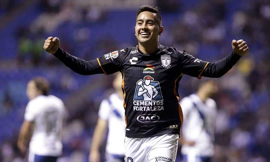 Pachuca escaló a la cima de la clasificación, esperando lo que haga Cruz Azul.