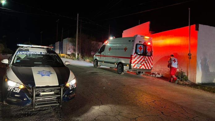 Ataca enfermera a pedradas a vecino