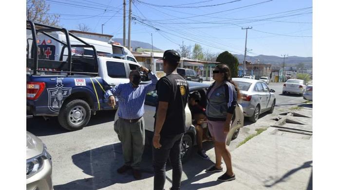 Manda a ‘volar’ a joven en moto Manda a ‘volar’ a joven en moto