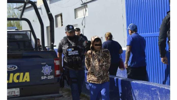 Denuncia de venta de droga en Praderas deja 4 detenidos