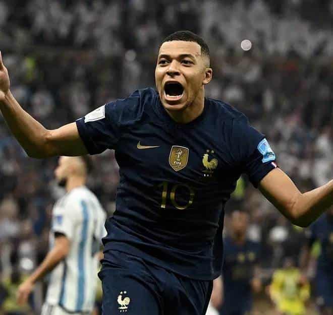 Kylian Mbappé termina contrato el 30 de junio de 2024 con el PSG.