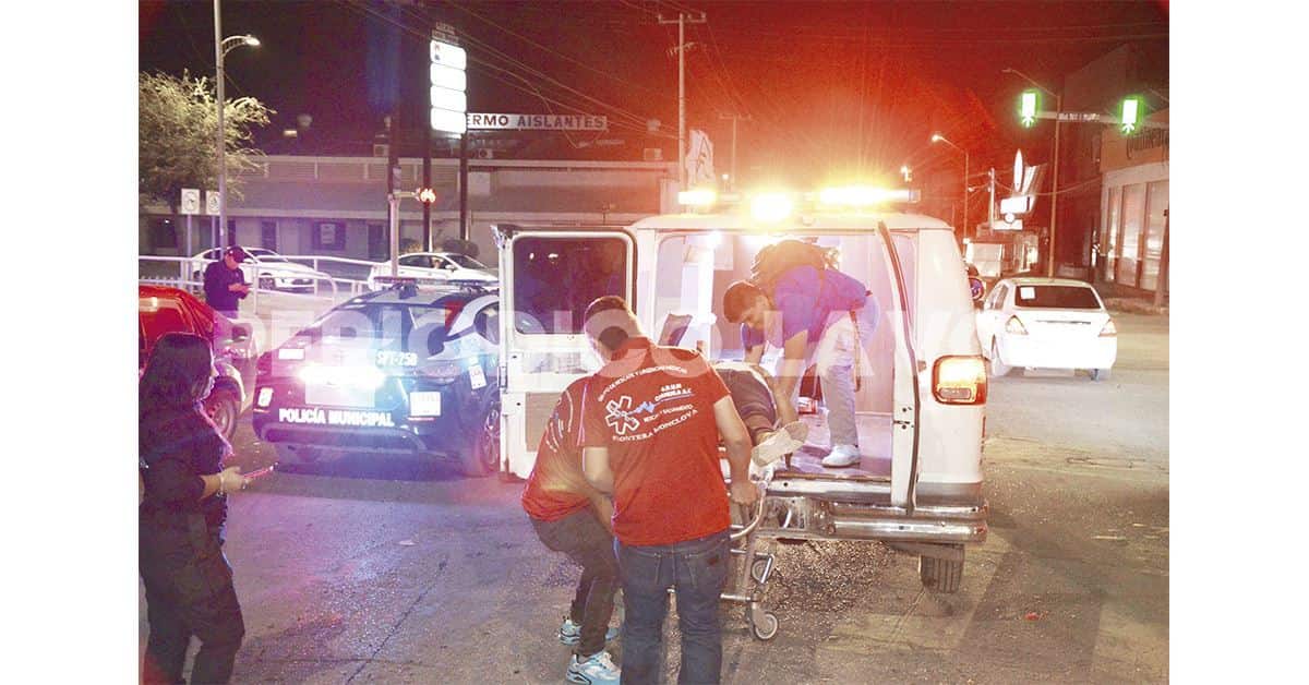 Se mete a consultorio dental… con todo y troca