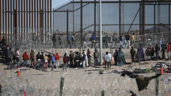 Migrantes quedan a la deriva en la frontera San Diego-Tijuana