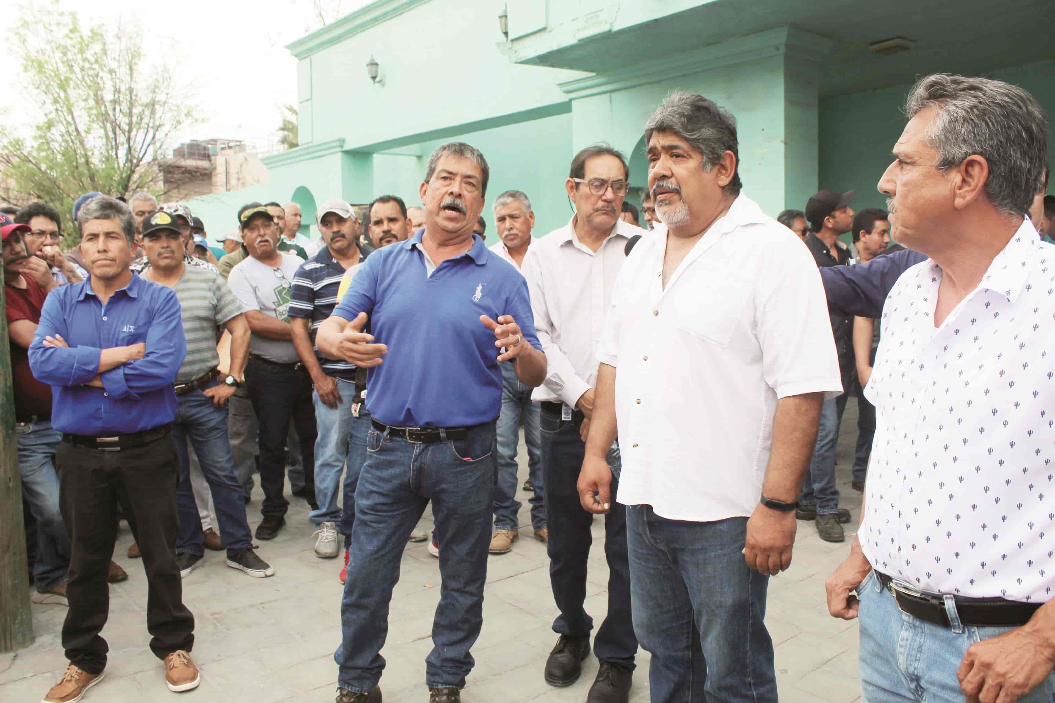 Desconocen a Sindicato Democrático y nombrar comisión de trabajadores.