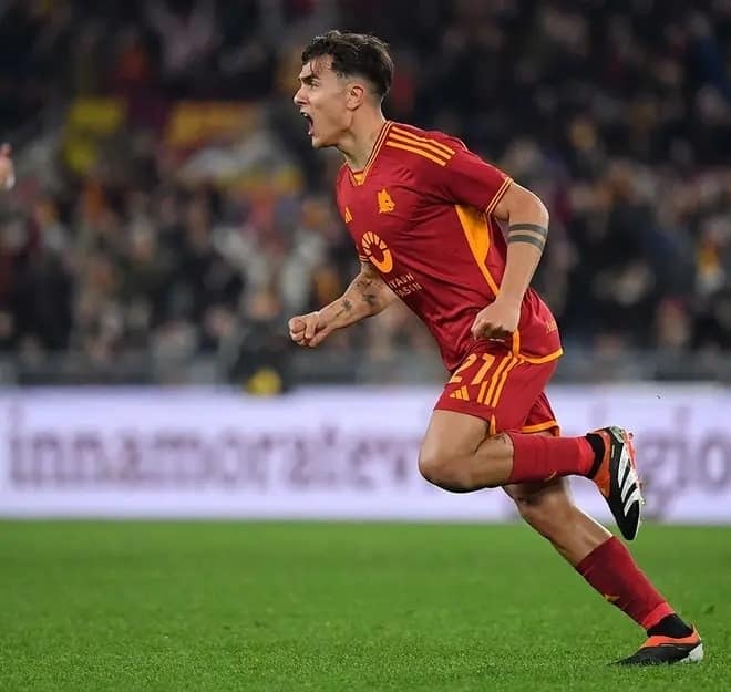 Roma escaló al sexto lugar de la Serie A con tres tantos de Dybala.