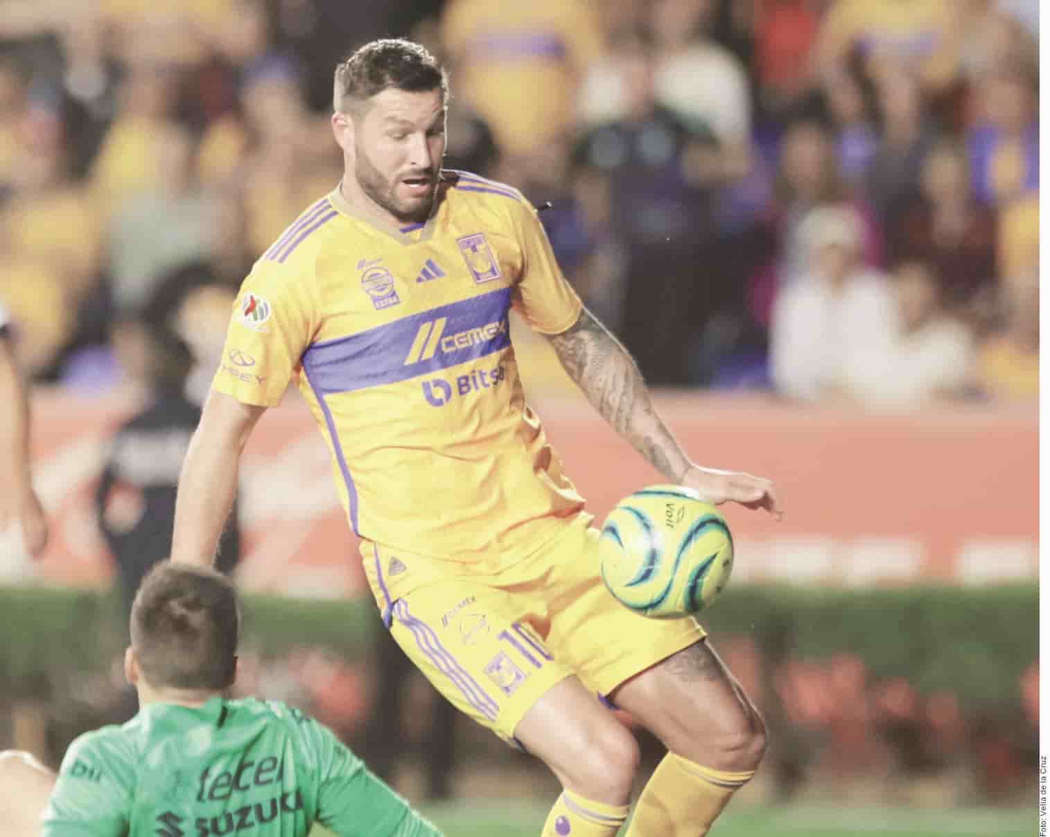 En Tigres cuidan a Gignac 
