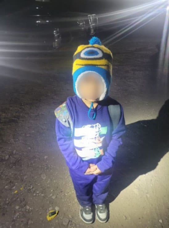 Rescatan a NIÑO MIGRANTE de 5 años que cruzó sin familiares el río Bravo