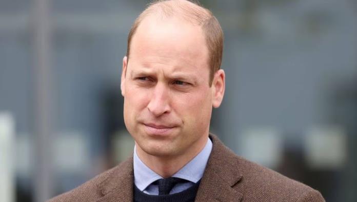 Príncipe William se retira de ceremonia en honor al difunto Rey Constantino de Grecia