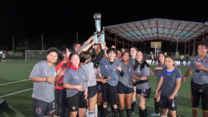 ¡Campeonas! Panteras se coronan en el torneo relámpago de futbol femenil de Nava ¡Campeonas! Panteras se coronan en el torneo relámpago de futbol femenil de Nava