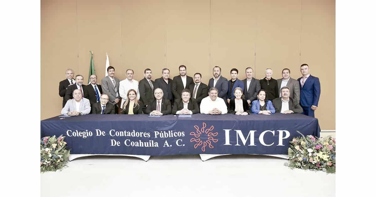 45 socios del Colegio de Contadores de Coahuila recibieron su constancia que cumplieron con la Norma de Desarrollo Profesional Continu