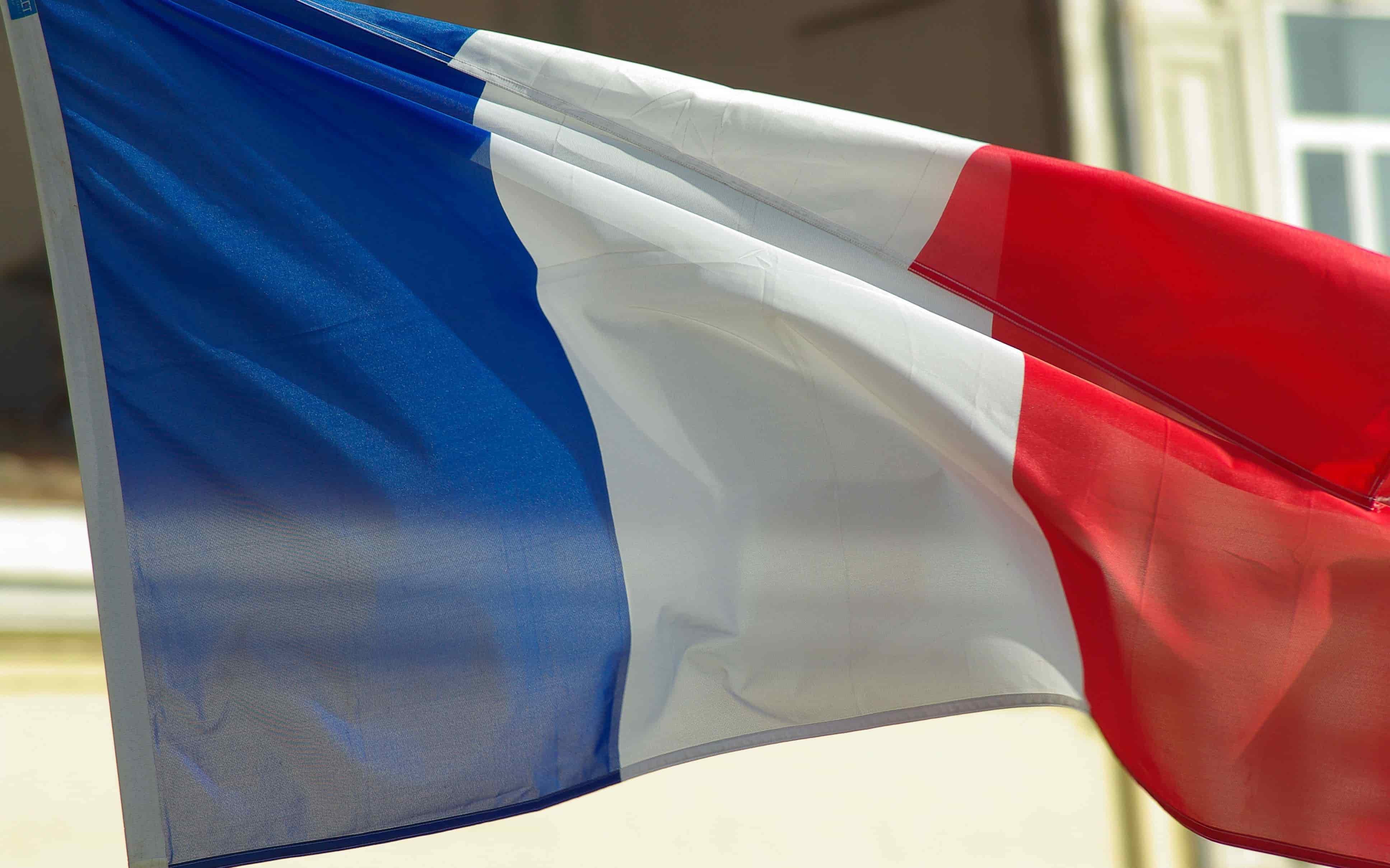 Presidente de Francia no descarta enviar tropas francesas a Ucrania