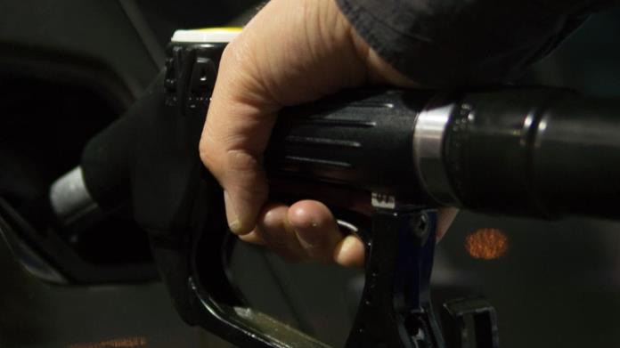 Cuba despierta con gasolinazo del 428% Cuba despierta con gasolinazo del 428%