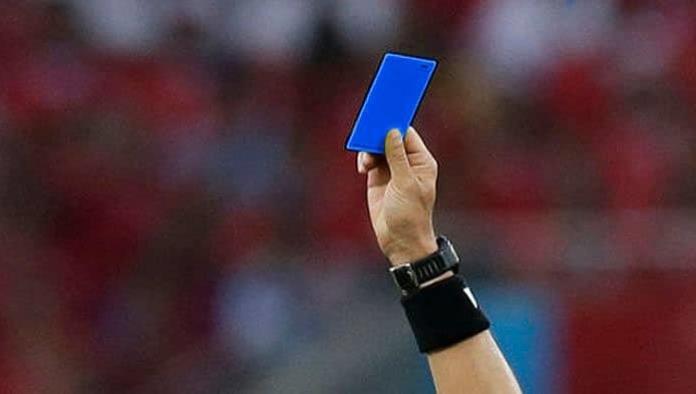 FIFA rechaza la propuesta de las tarjetas azules