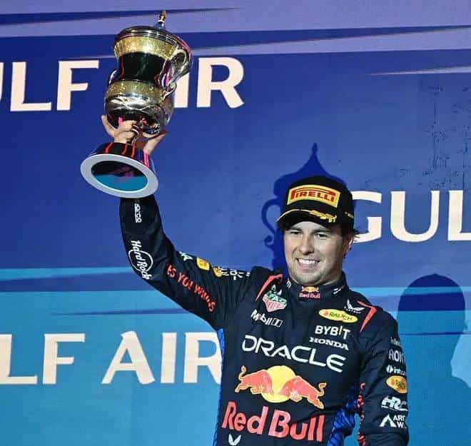 Checo Pérez celebra! ‘Excelente manera de comenzar’.