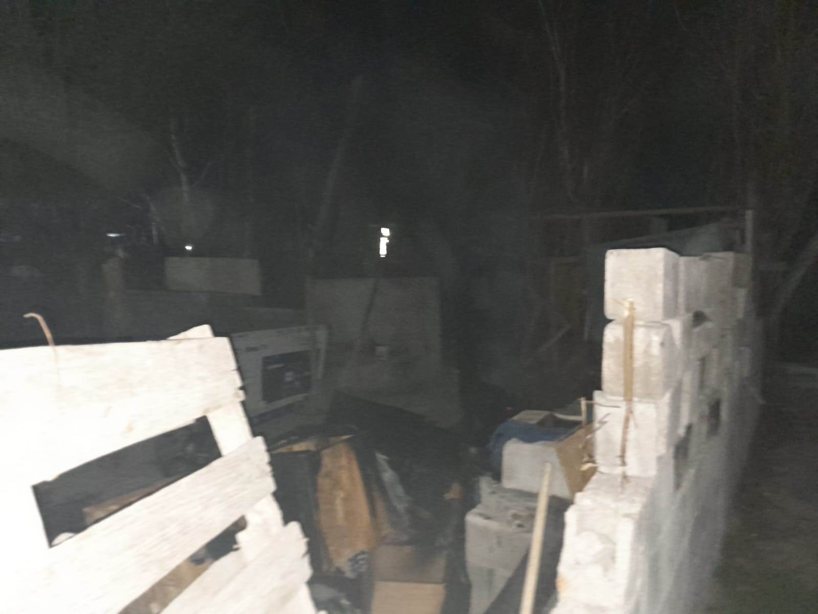 El fuego se registró por una quema en el patio de un domicilio.