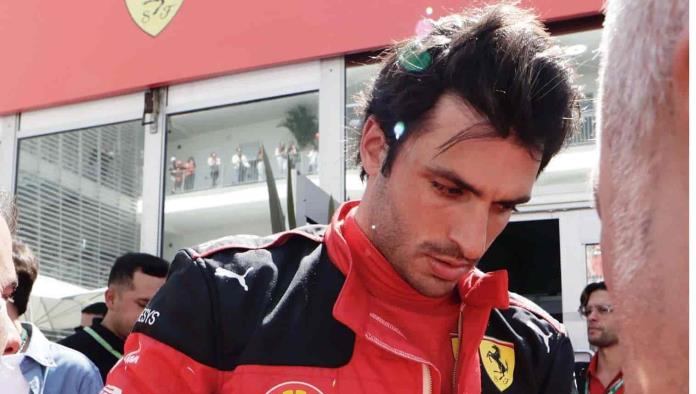Sainz se queda sin celebración con el equipo Ferrari 