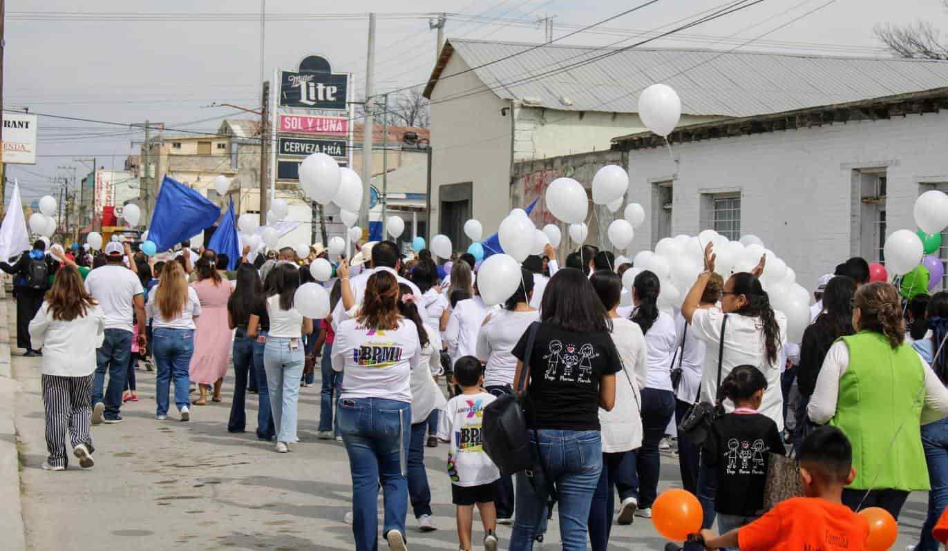 Gran marcha por día de la familia en Allende encabezada por la Parroquia San Juan de Mata