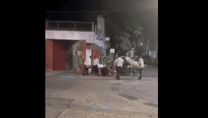 Taxistas de Quintana Roo golpean a turistas por negarse a pagar alta tarifa