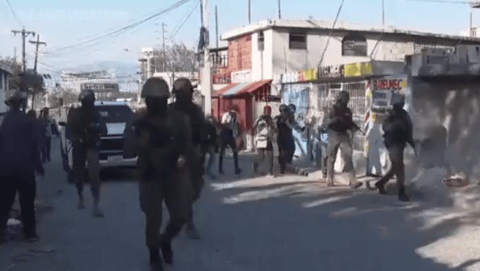 Líder criminal de Haití amenaza con una guerra civil en la isla