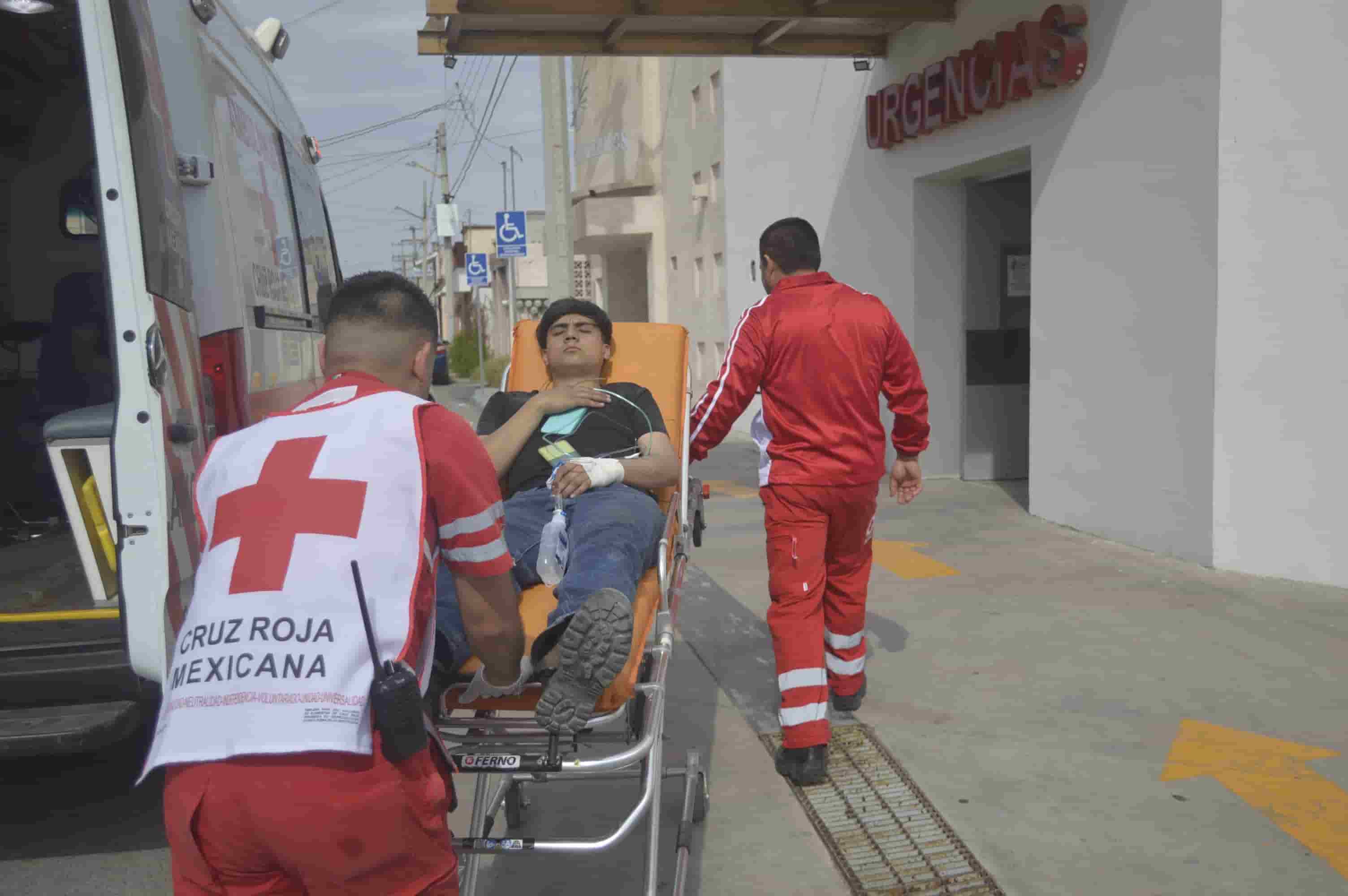 Incendio en empresa; 7 intoxicados