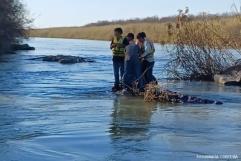 Récord ‘negro’ de migrantes ahogados en el río Bravo