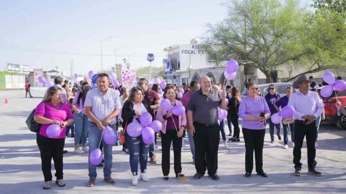 Alcalde de Castaños acompaña marcha conmemorativa del Día Internacional de la Mujer Alcalde de Castaños acompaña marcha conmemorativa del Día Internacional de la Mujer