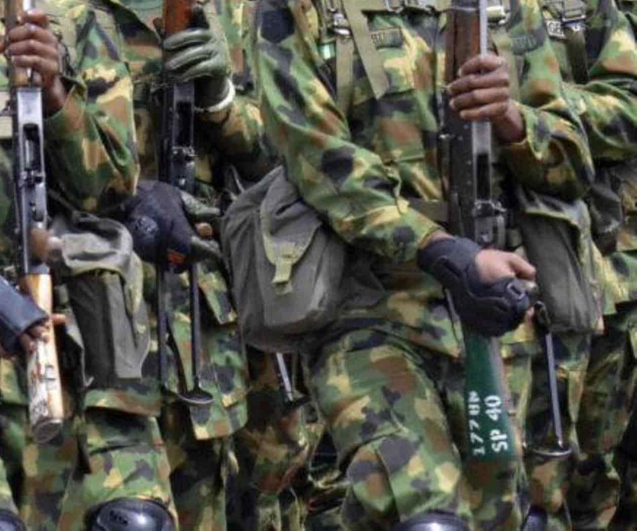 Mega secuestro en Nigeria; Bandidos se llevan a 287 estudiantes