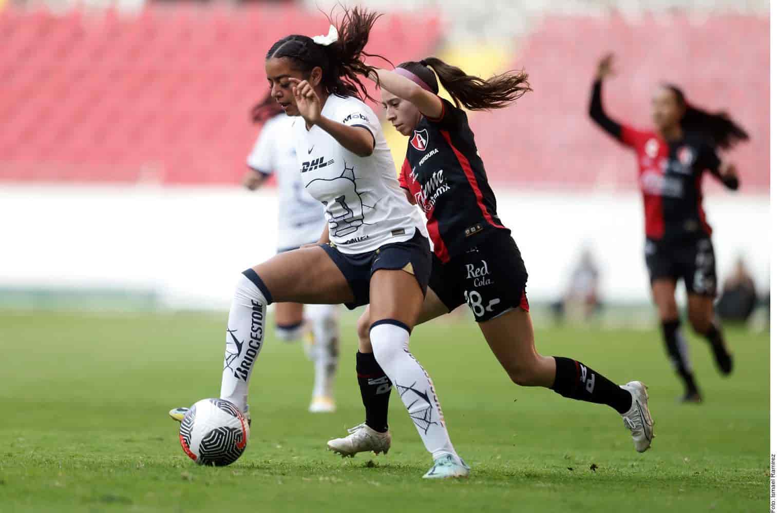 Doblegan Pumas a las Rojinegras 