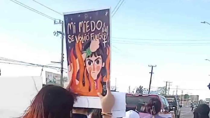 Marcha colectivo Frontera Morado para conmemorar el 8M Marcha colectivo Frontera Morado para conmemorar el 8M