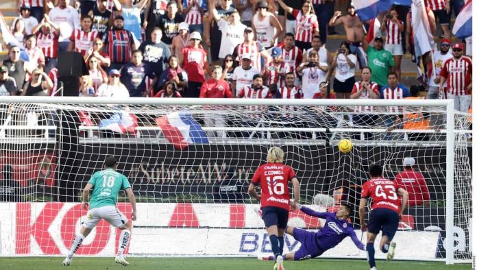 Chivas ya conoce a sus primeras dos bajas para Clásico Nacional de Liga MX