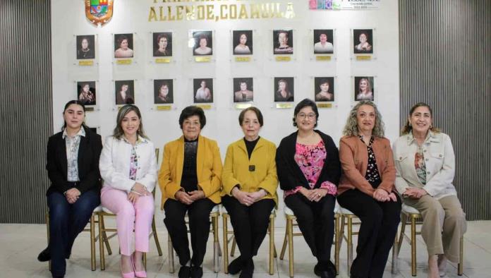 Presentan el muro fotográfico de las primeras damas de Allende