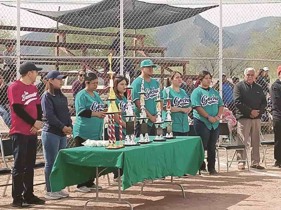 Sencilla ceremonia en Liga Ranchera