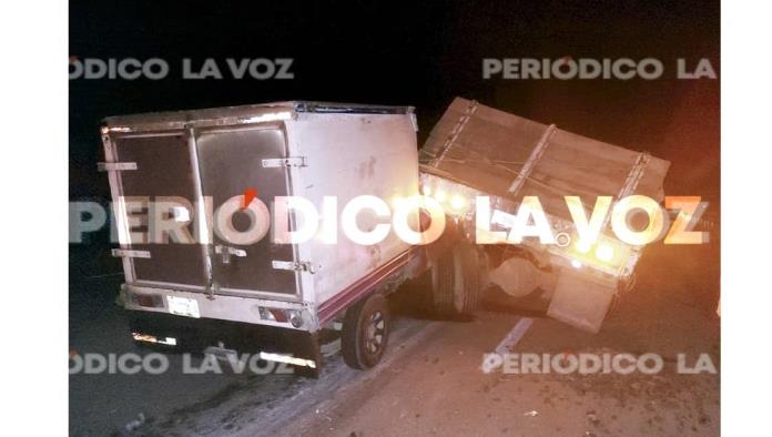 Incrusta troca en camión de carga