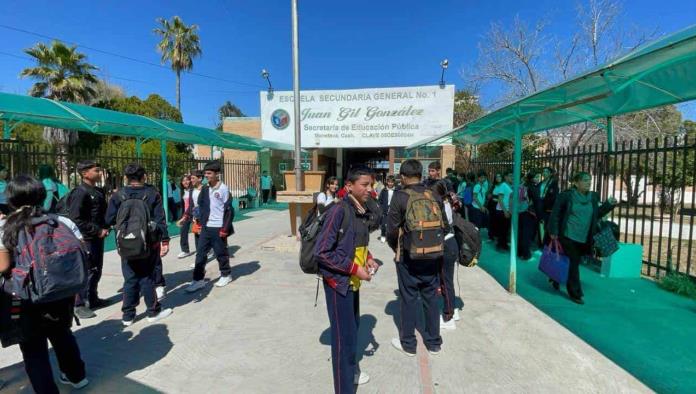 Toman mega puente 78 mil 500 alumnos