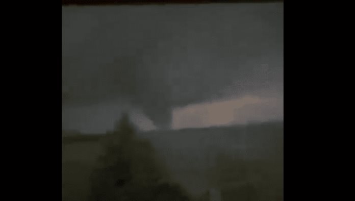 Tornados golpean Indiana y Ohio; Hay 3 fallecidos y decenas de heridos
