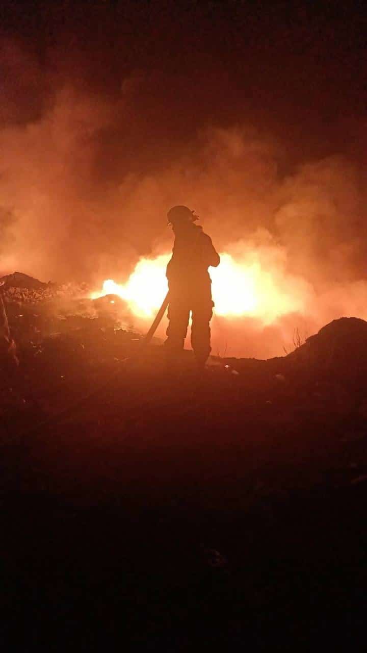 Arde tiradero clandestino