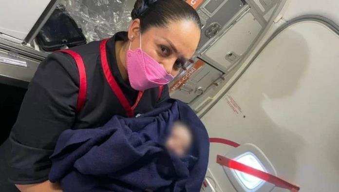 Mujer da a luz en vuelo de Aeroméxico y bebé recibe 90 viajes gratis
