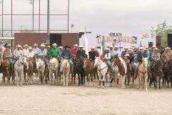 Festeja Frontera con cabalgata 131 años