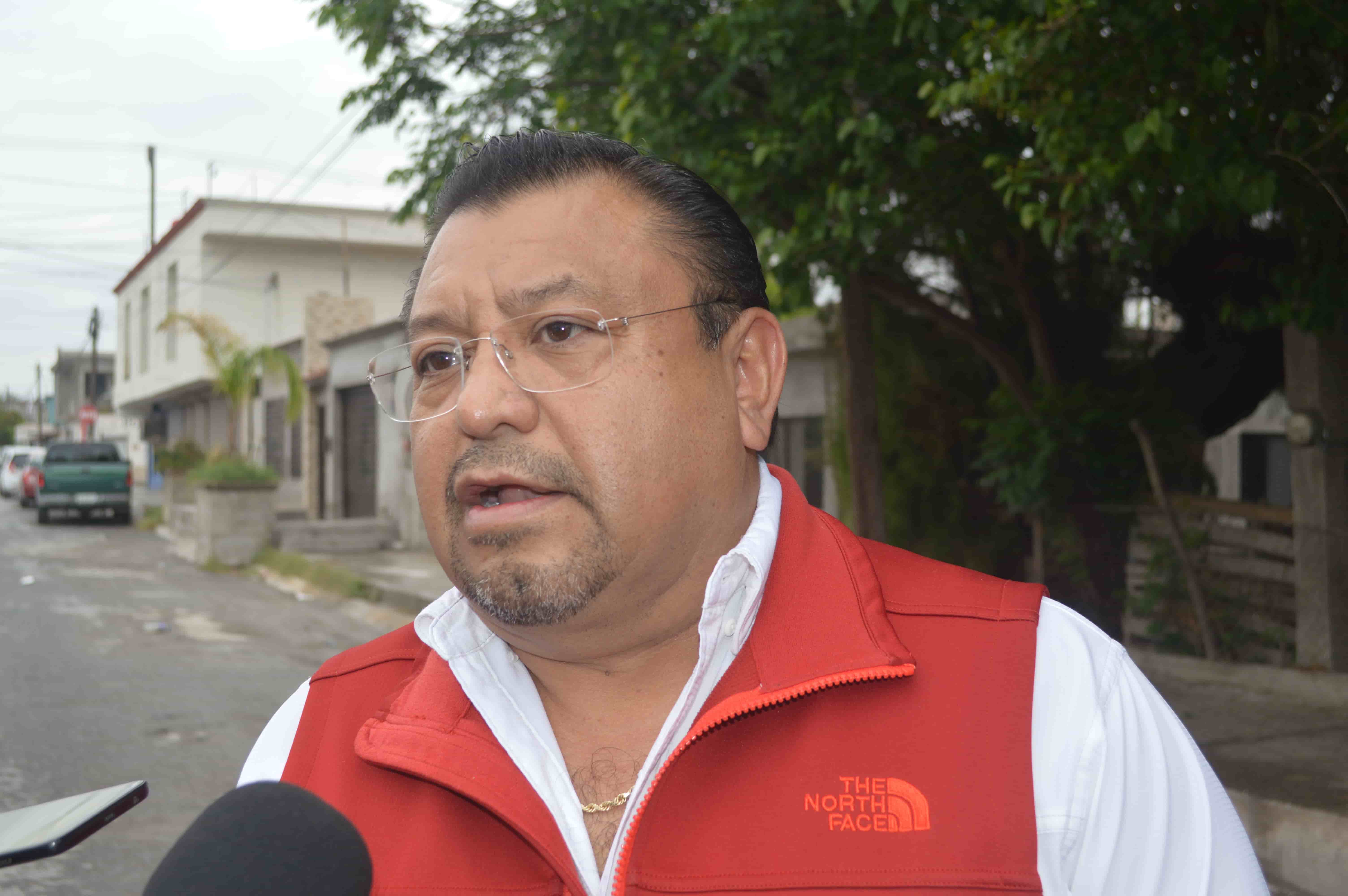 “Sabemos que las personas se fueron de aquí por la falta de trabajo pero también sabemos que van a regresar”, dijo Gerardo Oyervides.