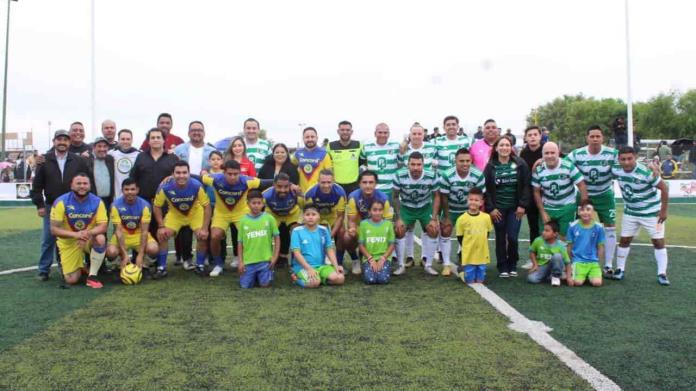 Se enfrentaron leyendas de futbol de los Clubes América y Santos Laguna Se enfrentaron leyendas de futbol de los Clubes América y Santos Laguna
