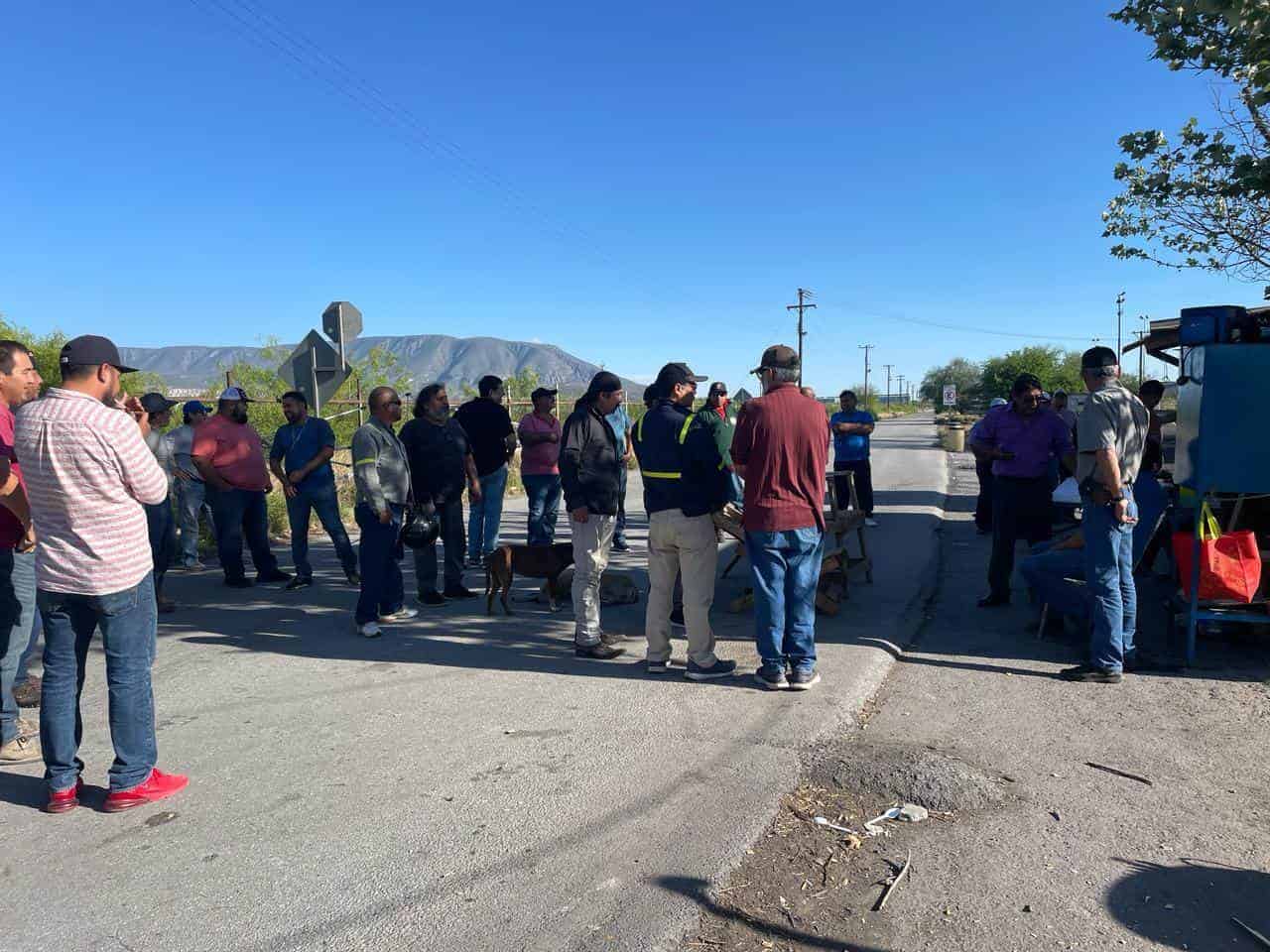 Rechazan obreros de Altos Hornos de México a oferta del conciliador