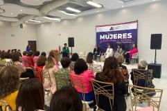 Realizan foro anual Mujeres sin Fronteras